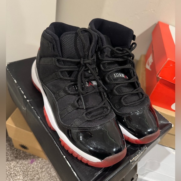 Air Jordan 11 retro (GS) - Picture 3 of 5